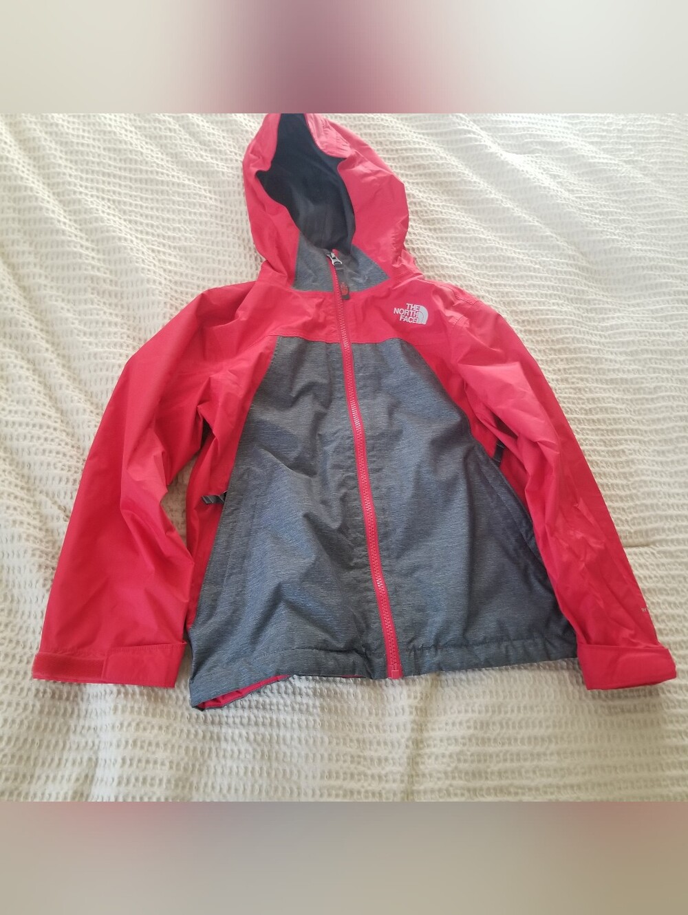 The north Face Boys Rain Jacket Size 7/8